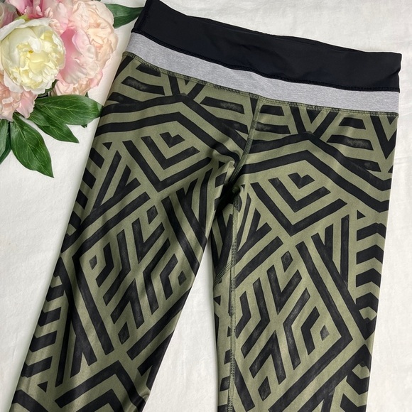 lululemon athletica Pants - Lululemon Run: Inspire Crop II Size 2 All Full-On Luxtreme Fatigue Green/Black